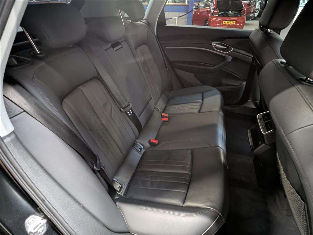 <p>2021 AUDI E-TRON TECHNIK 50 QUATTRO</p>