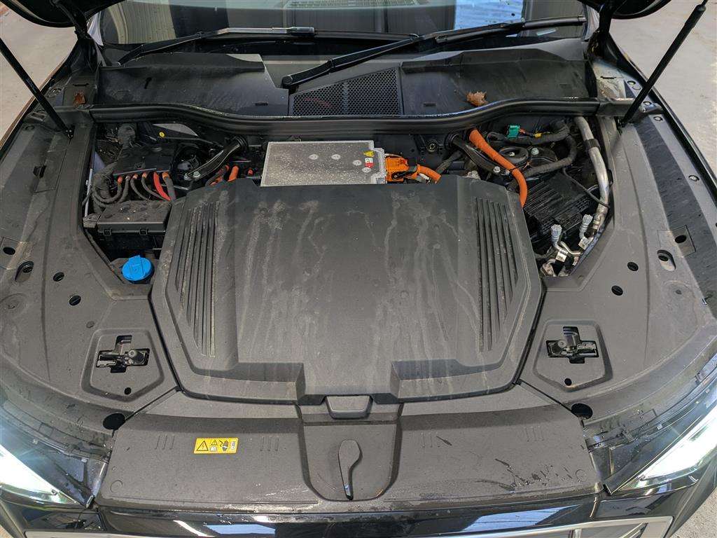 <p>2021 AUDI E-TRON TECHNIK 50 QUATTRO</p>