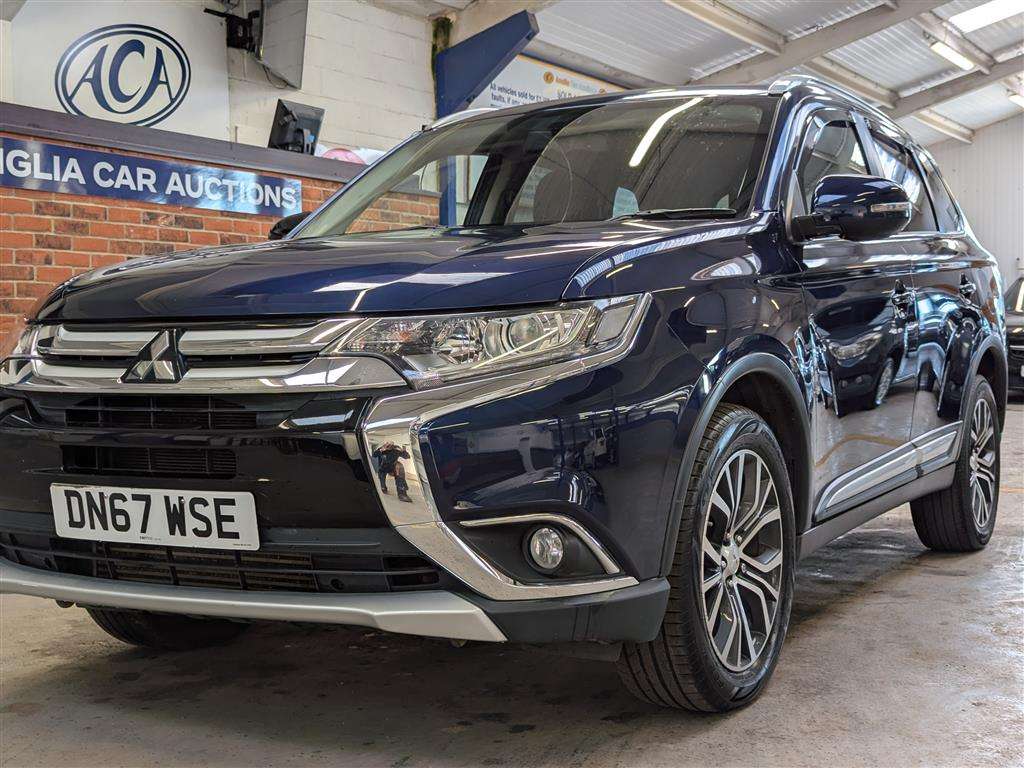 <p>2017 MITSUBISHI OUTLANDER DI-D 3</p>