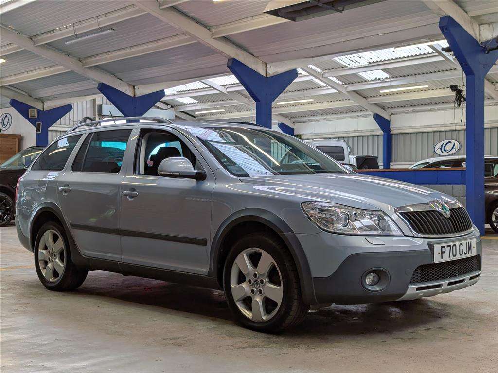<p>2011 SKODA OCTAVIA SCOUT TDI CR S-A</p>
