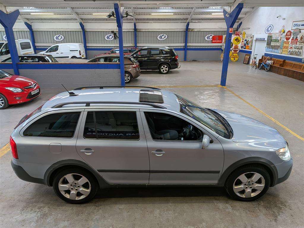 <p>2011 SKODA OCTAVIA SCOUT TDI CR S-A</p>