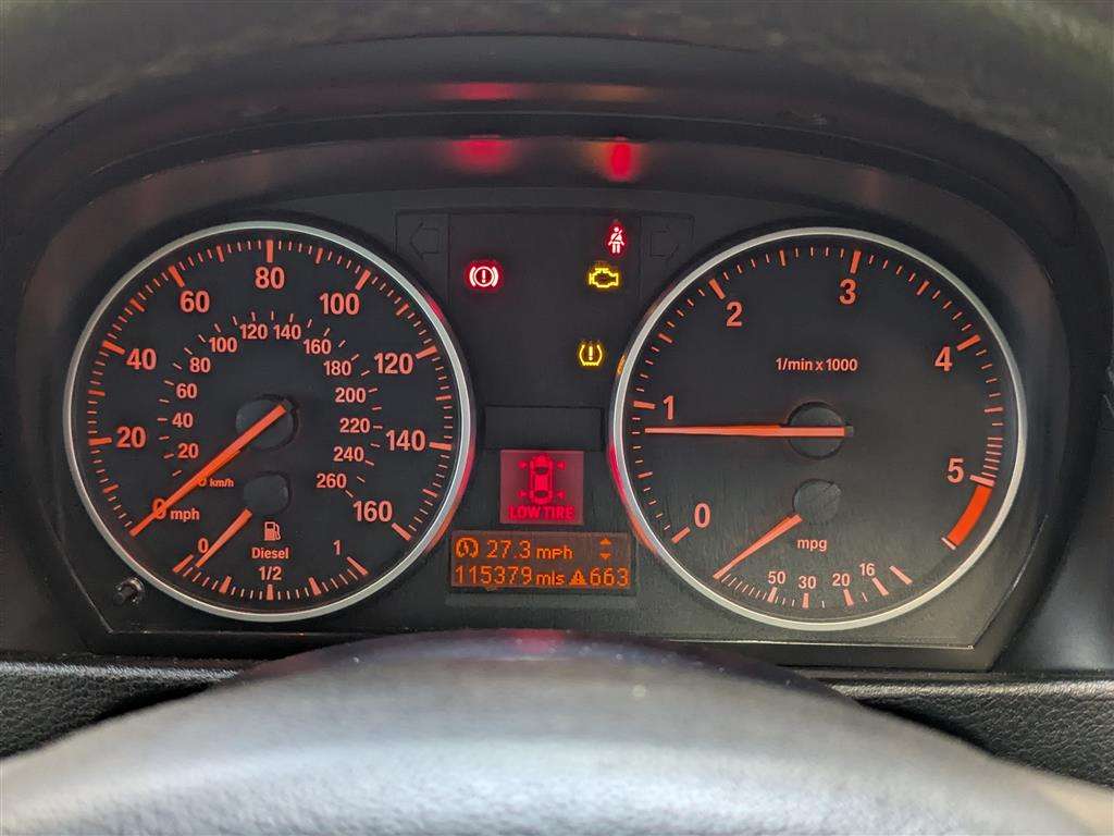 <p>2014 BMW X1 XDRIVE18D XLINE</p>