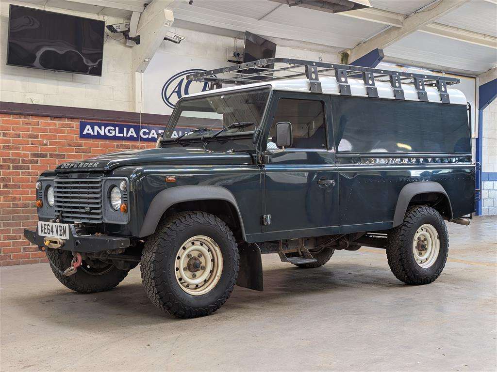 <p>2014 LAND ROVER DEFENDER 110 HARD TOP TD 1 reg'd keeper from new</p>