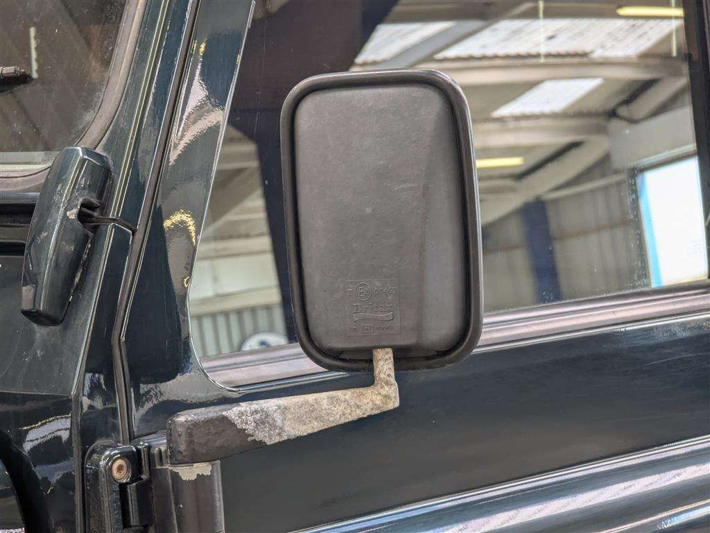 <p>2014 LAND ROVER DEFENDER 110 HARD TOP TD 1 reg'd keeper from new</p>