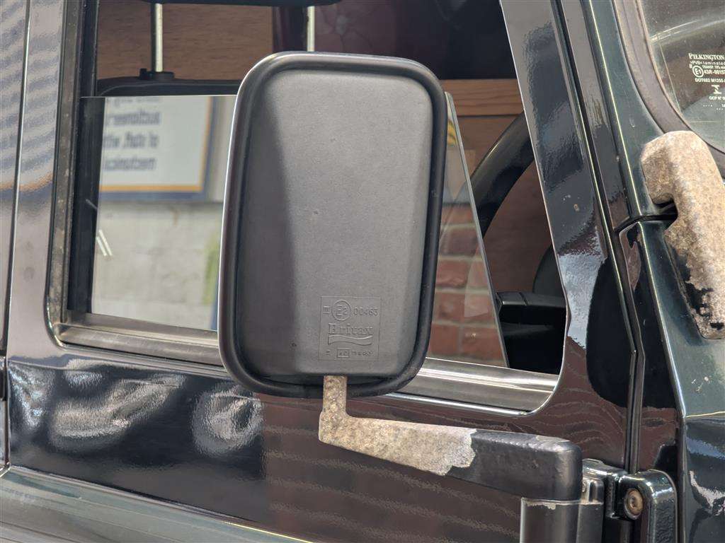 <p>2014 LAND ROVER DEFENDER 110 HARD TOP TD 1 reg'd keeper from new</p>