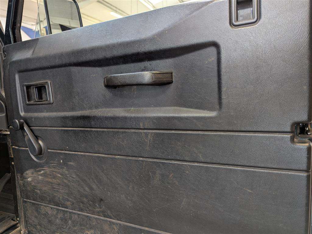 <p>2014 LAND ROVER DEFENDER 110 HARD TOP TD 1 reg'd keeper from new</p>