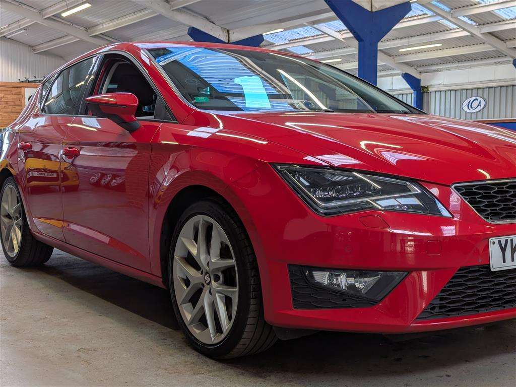 <p>2015 SEAT LEON FR TECHNOLOGY TDI</p>
