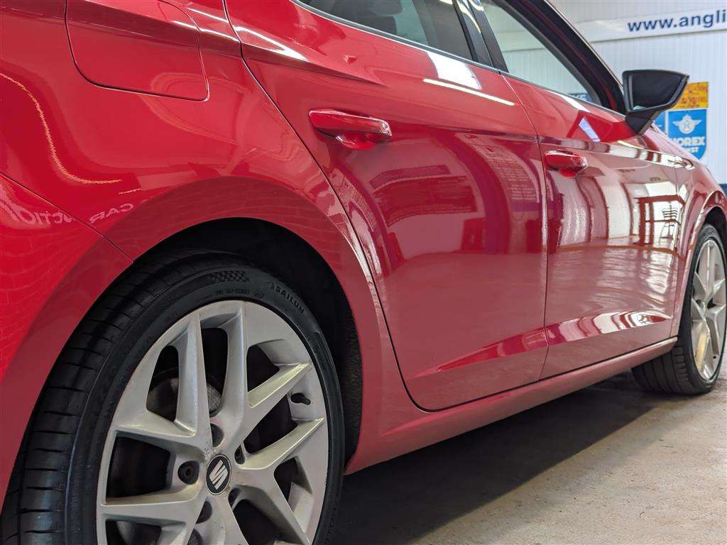 <p>2015 SEAT LEON FR TECHNOLOGY TDI</p>