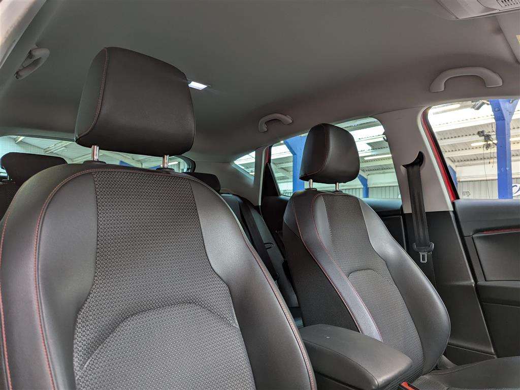 <p>2015 SEAT LEON FR TECHNOLOGY TDI</p>