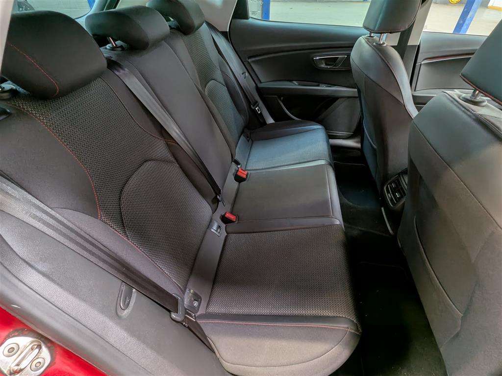 <p>2015 SEAT LEON FR TECHNOLOGY TDI</p>