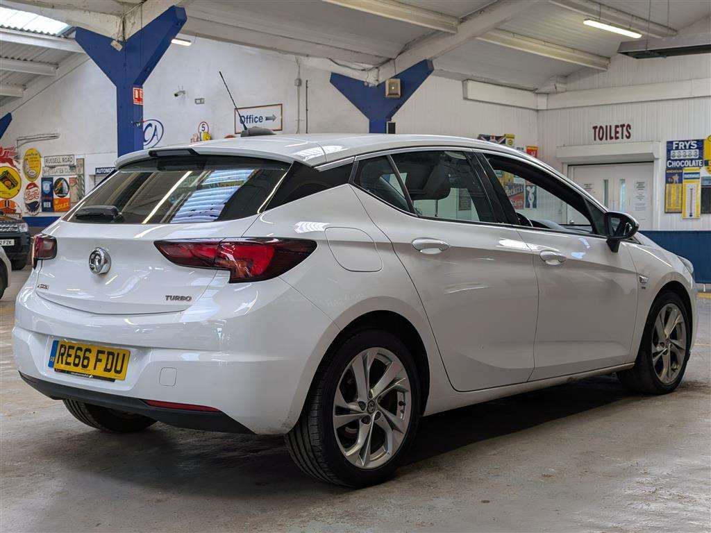 <p>2016 VAUXHALL ASTRA SRI TURBO</p>