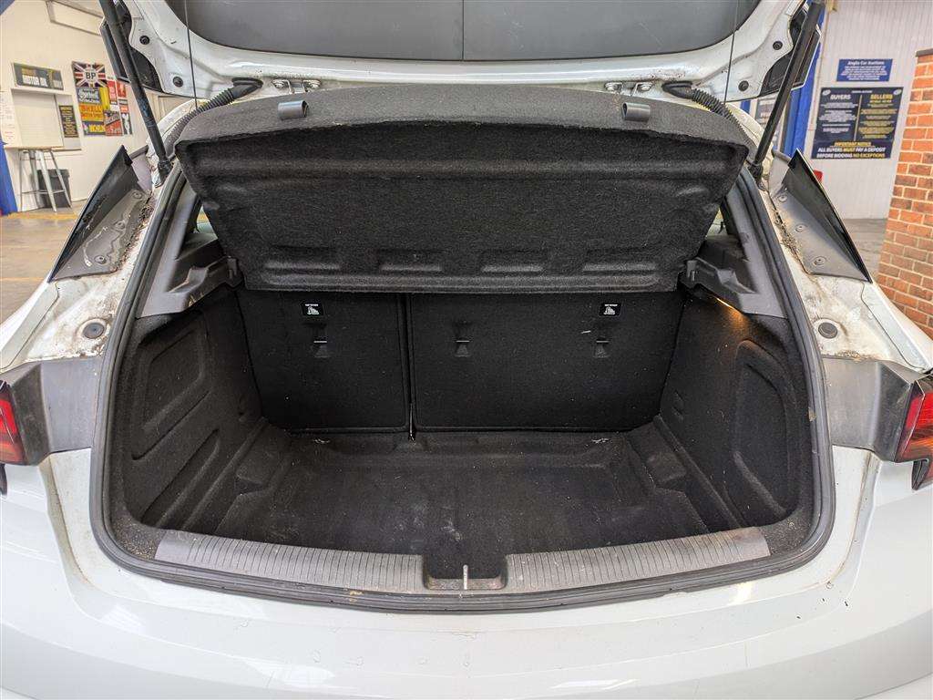 <p>2016 VAUXHALL ASTRA SRI TURBO</p>