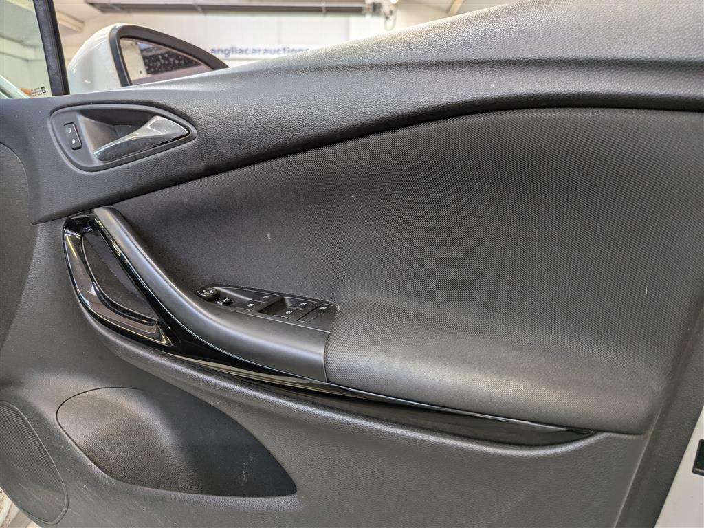 <p>2016 VAUXHALL ASTRA SRI TURBO</p>