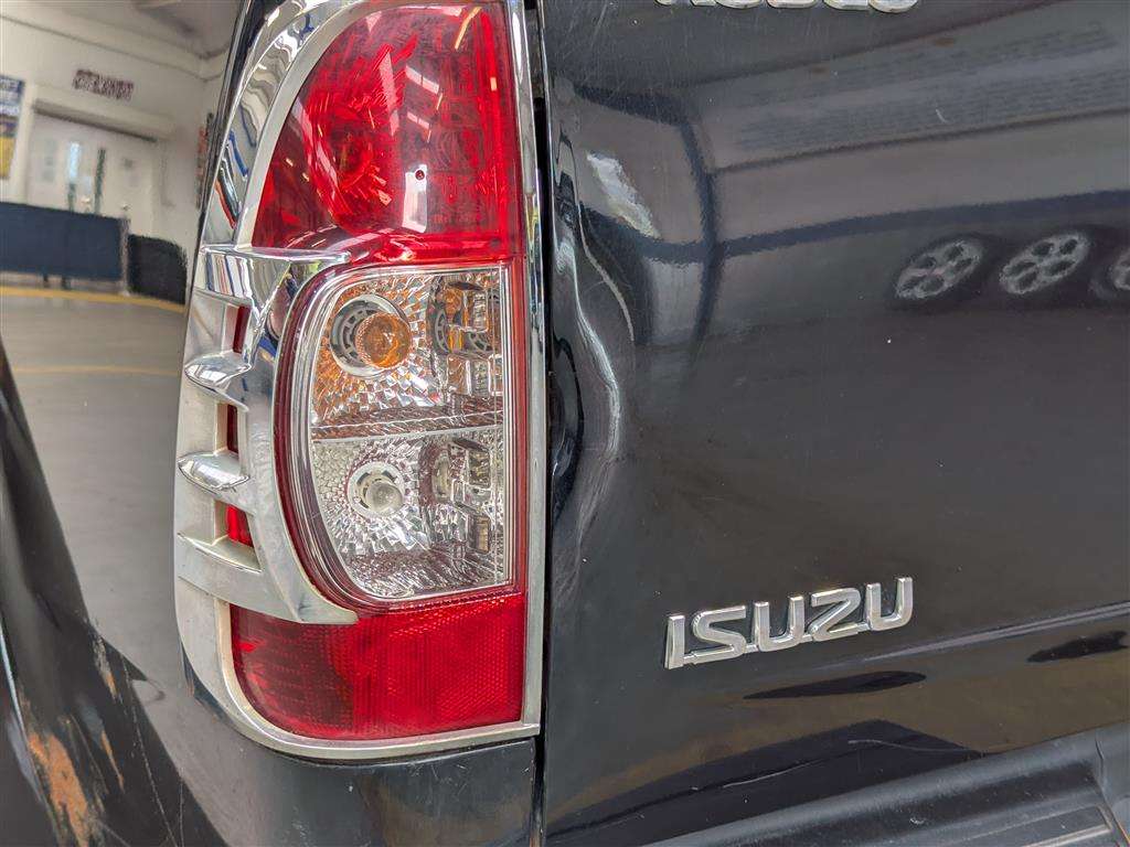 <p>2010 ISUZU TF RODEO DENVER MAX D/C A</p>