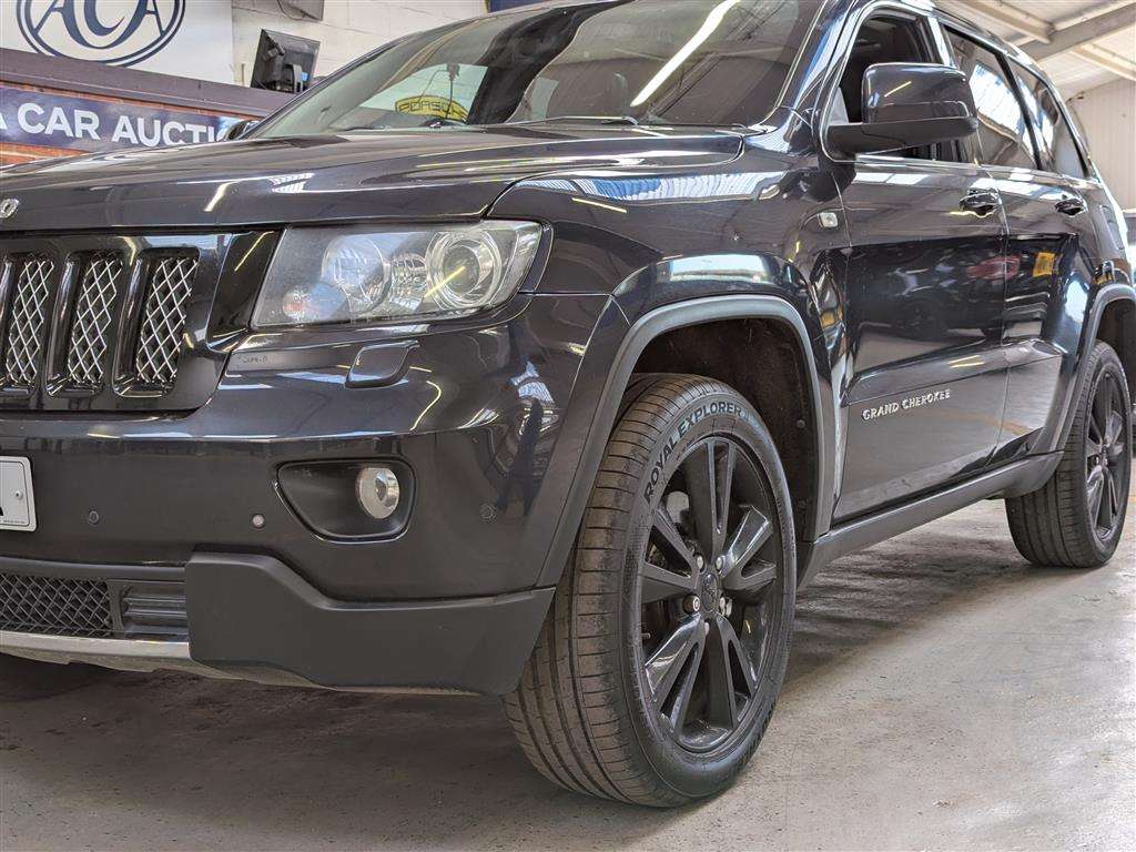 <p>2013 JEEP GRAND CHEROKEE S-LTD CRD</p>