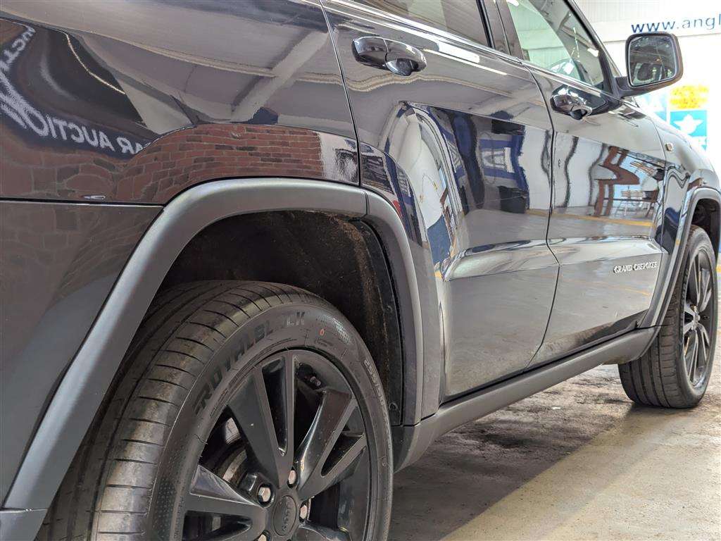 <p>2013 JEEP GRAND CHEROKEE S-LTD CRD</p>