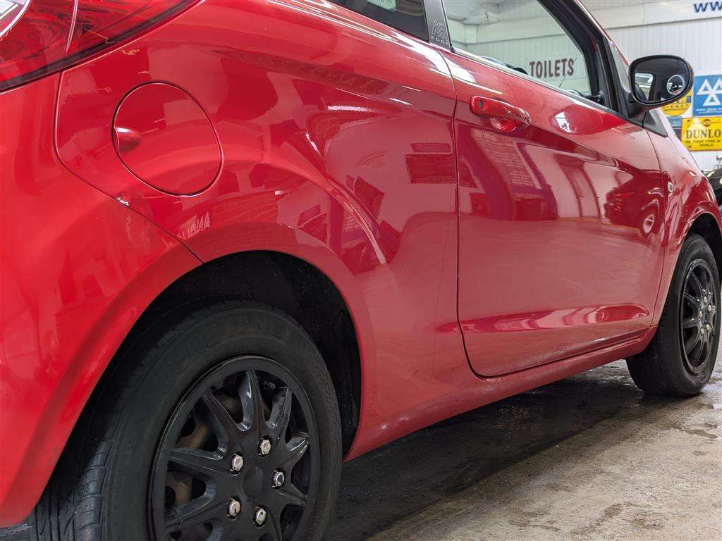 <p>2013 FORD KA EDGE</p>