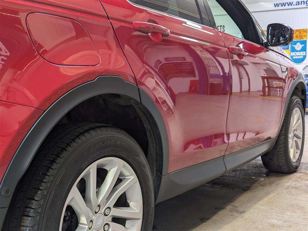 <p>2021 LAND ROVER DISCOVERY SPORT S D MHEV</p>