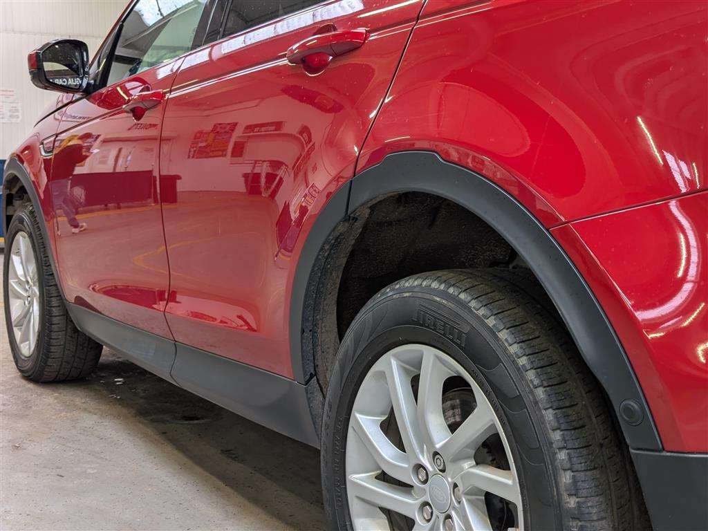 <p>2021 LAND ROVER DISCOVERY SPORT S D MHEV</p>