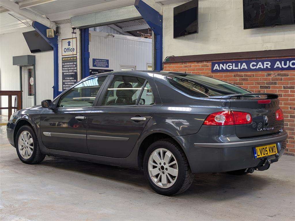 <p>2005 RENAULT LAGUNA DYNAMIQUE DCI 120</p>