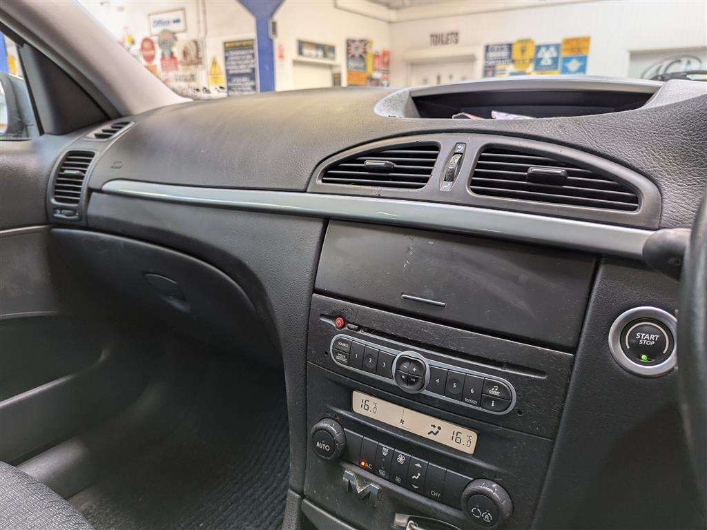 <p>2005 RENAULT LAGUNA DYNAMIQUE DCI 120</p>