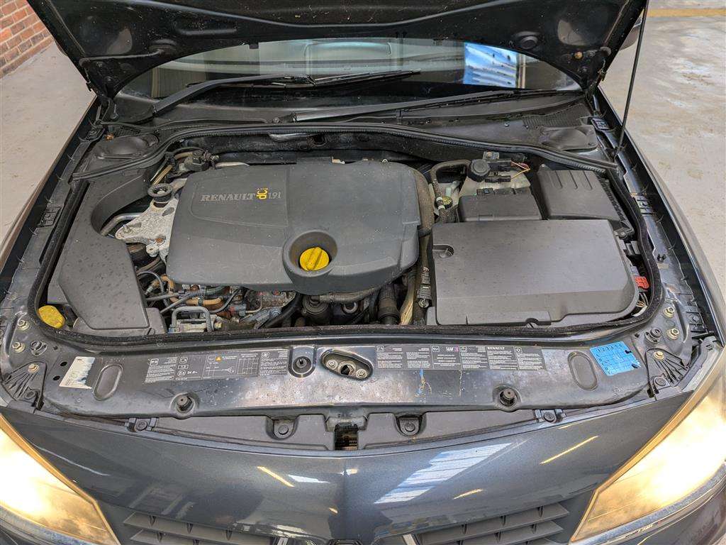 <p>2005 RENAULT LAGUNA DYNAMIQUE DCI 120</p>