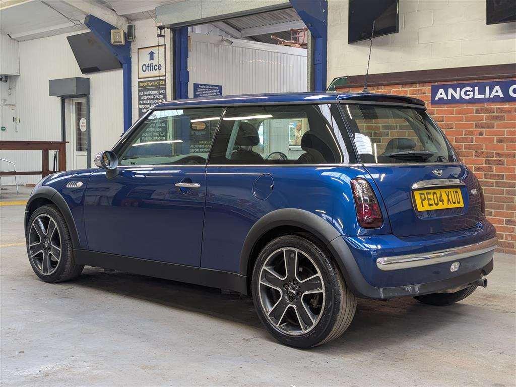 <p>2004 MINI MINI ONE</p>