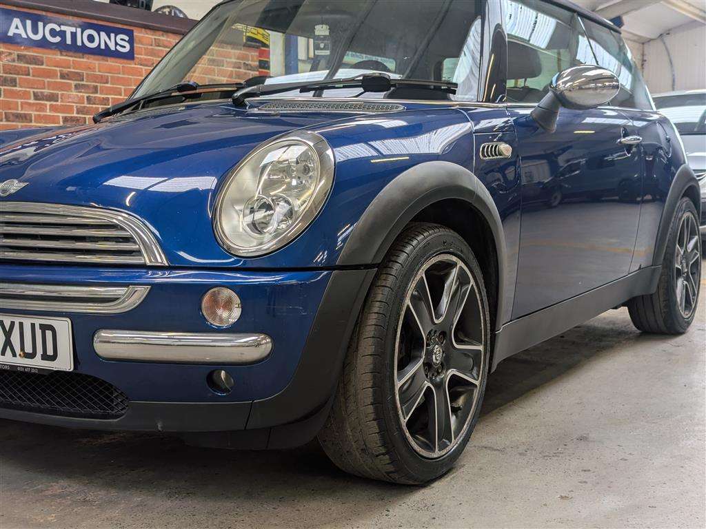 <p>2004 MINI MINI ONE</p>