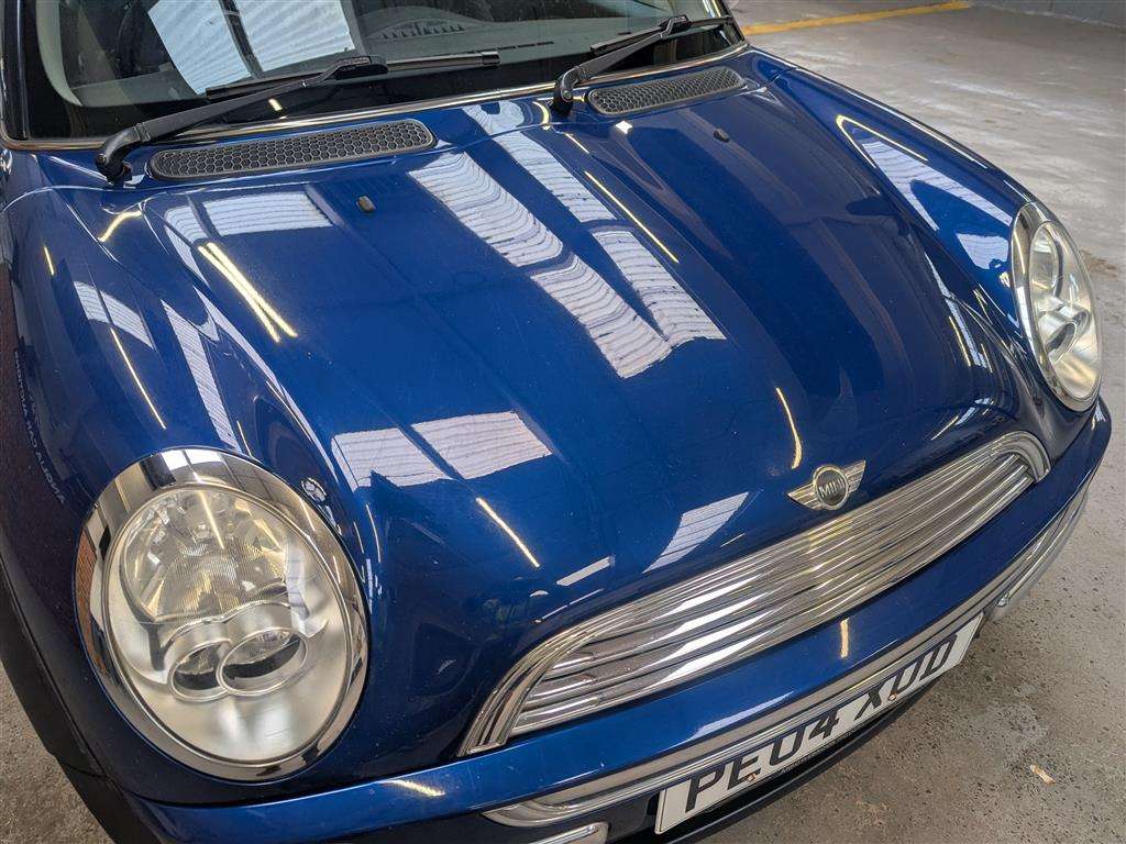<p>2004 MINI MINI ONE</p>