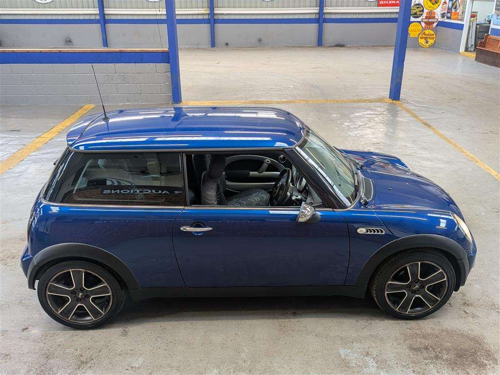 <p>2004 MINI MINI ONE</p>