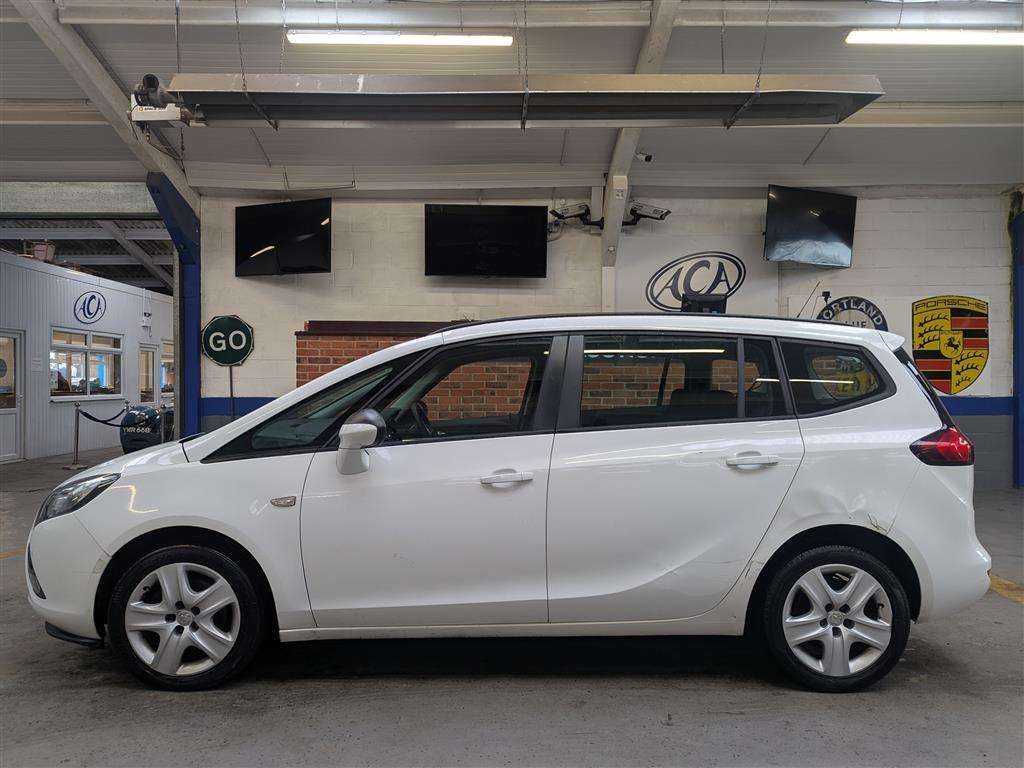 <p>2014 VAUXHALL ZAFIRA TOURER EXCLUSIV CD</p>