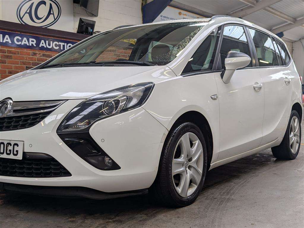 <p>2014 VAUXHALL ZAFIRA TOURER EXCLUSIV CD</p>