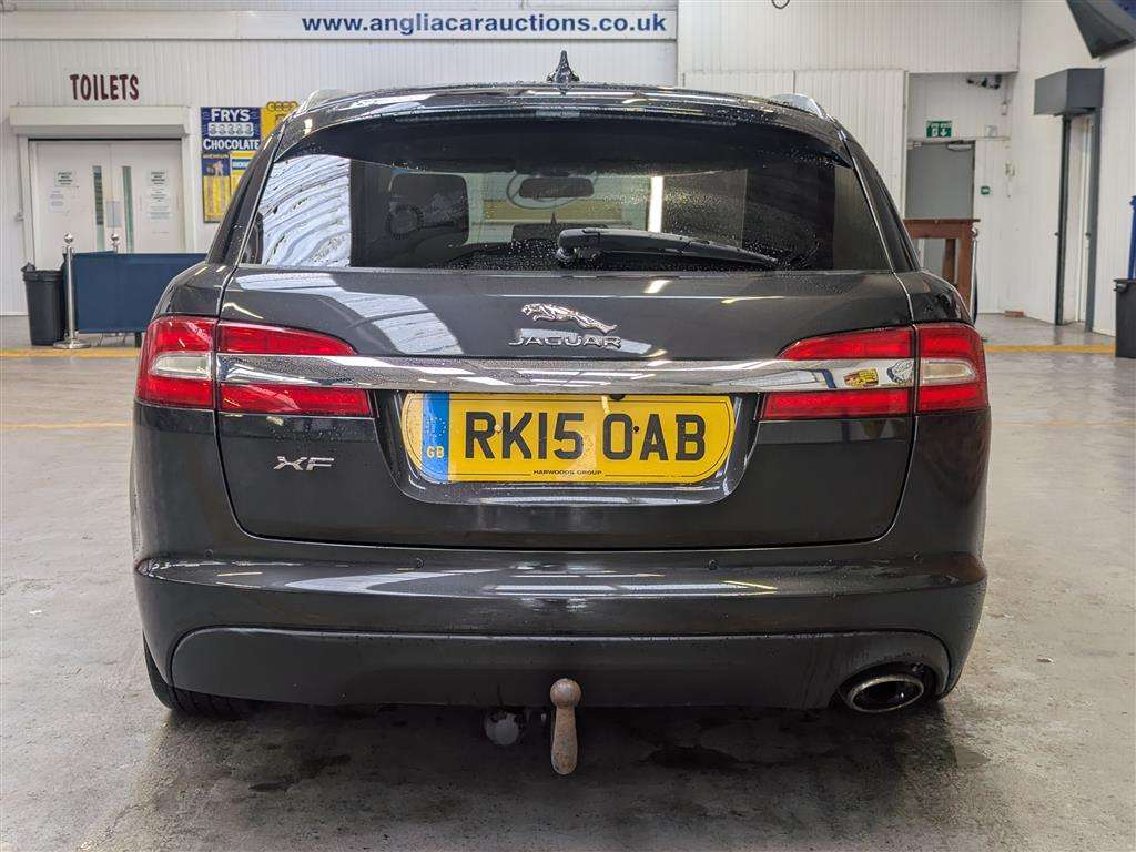 <p>2015 JAGUAR XF PORTFOLIO SPORTBRAKE D</p>