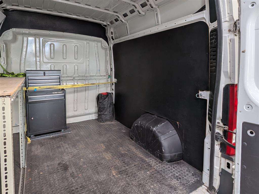 <p>2017 PEUGEOT BOXER 335 PRO L3H2 BLUE H RACE VAN</p>