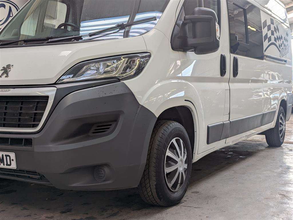 <p>2017 PEUGEOT BOXER 335 PRO L3H2 BLUE H RACE VAN</p>