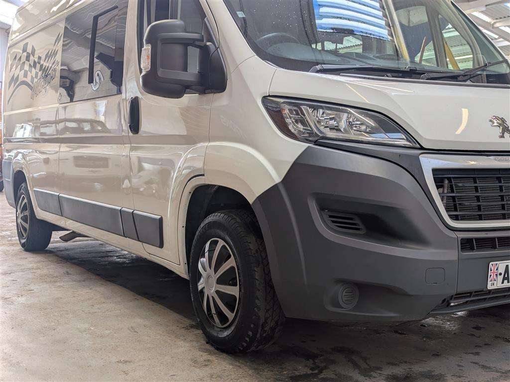 <p>2017 PEUGEOT BOXER 335 PRO L3H2 BLUE H RACE VAN</p>