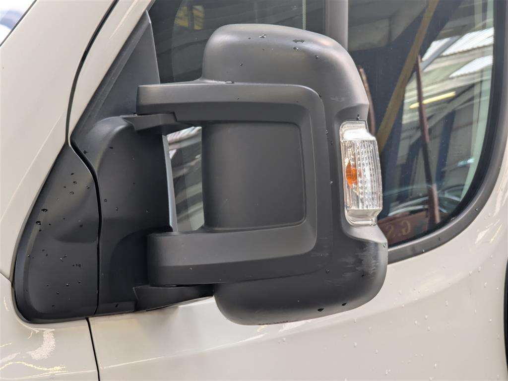 <p>2017 PEUGEOT BOXER 335 PRO L3H2 BLUE H RACE VAN</p>