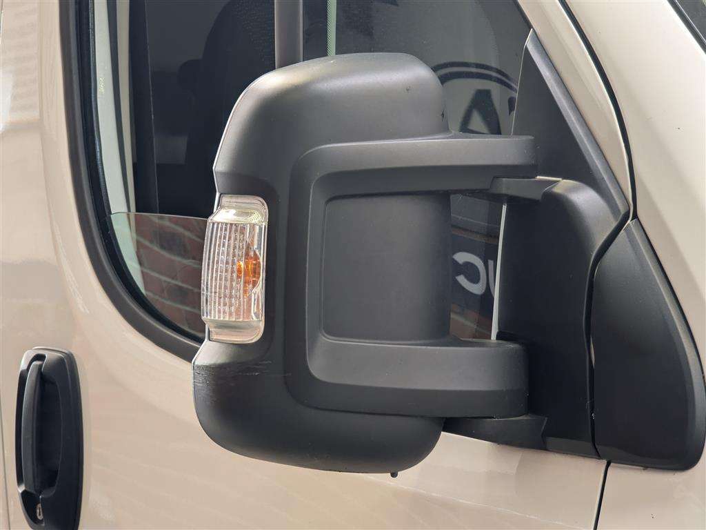 <p>2017 PEUGEOT BOXER 335 PRO L3H2 BLUE H RACE VAN</p>