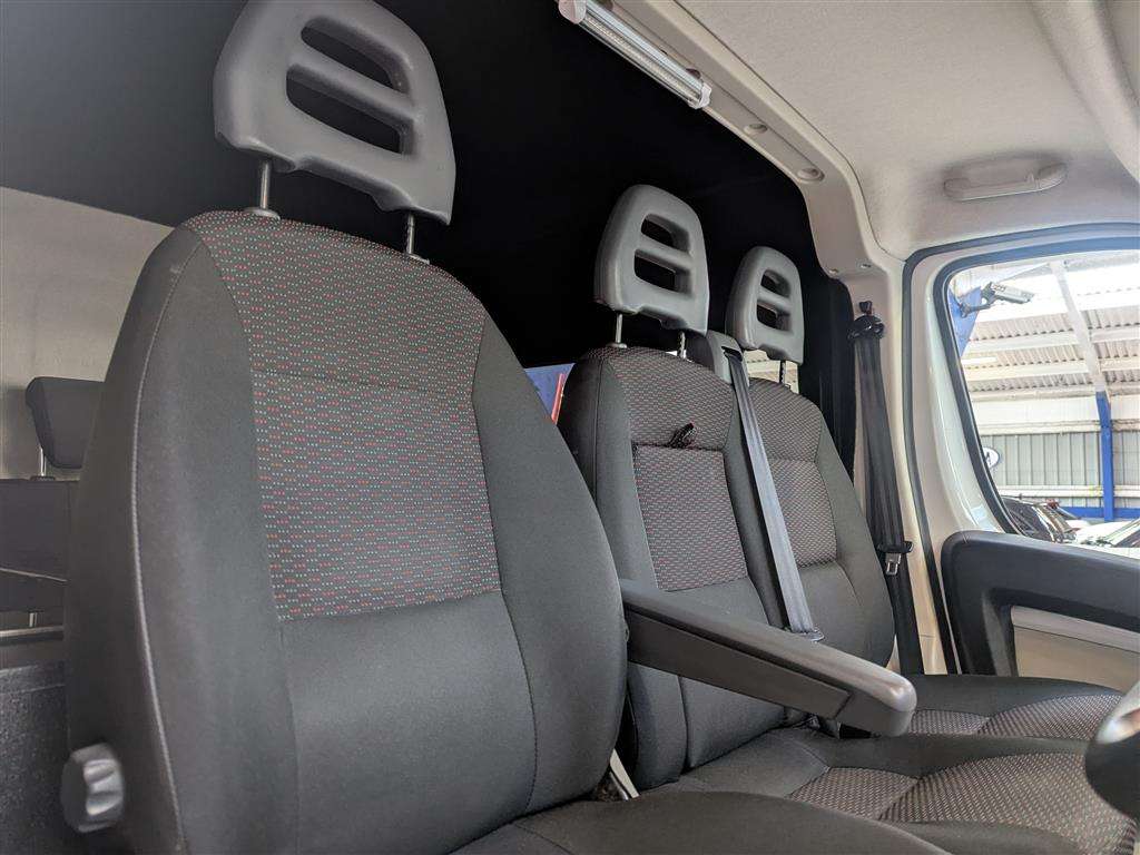 <p>2017 PEUGEOT BOXER 335 PRO L3H2 BLUE H RACE VAN</p>