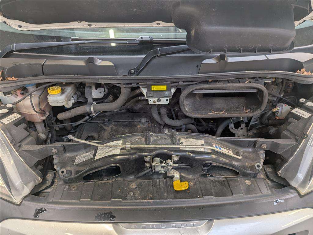 <p>2017 PEUGEOT BOXER 335 PRO L3H2 BLUE H RACE VAN</p>