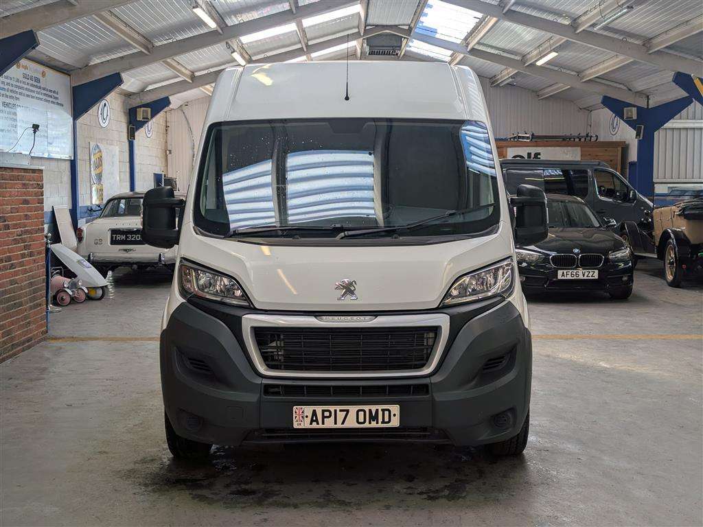 <p>2017 PEUGEOT BOXER 335 PRO L3H2 BLUE H RACE VAN</p>