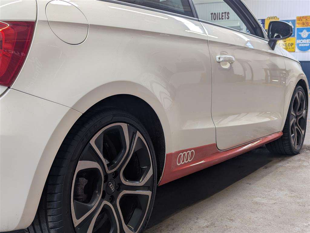 <p>2012 AUDI A1 COMPETITION LINE TDI</p>