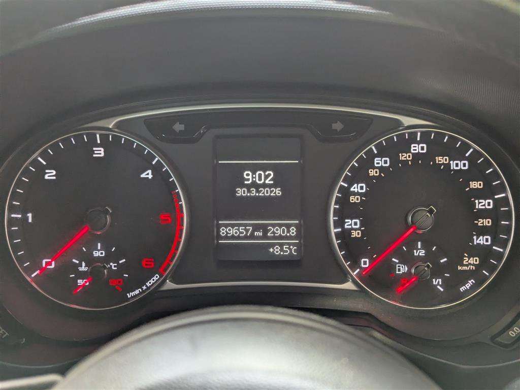 <p>2012 AUDI A1 COMPETITION LINE TDI</p>