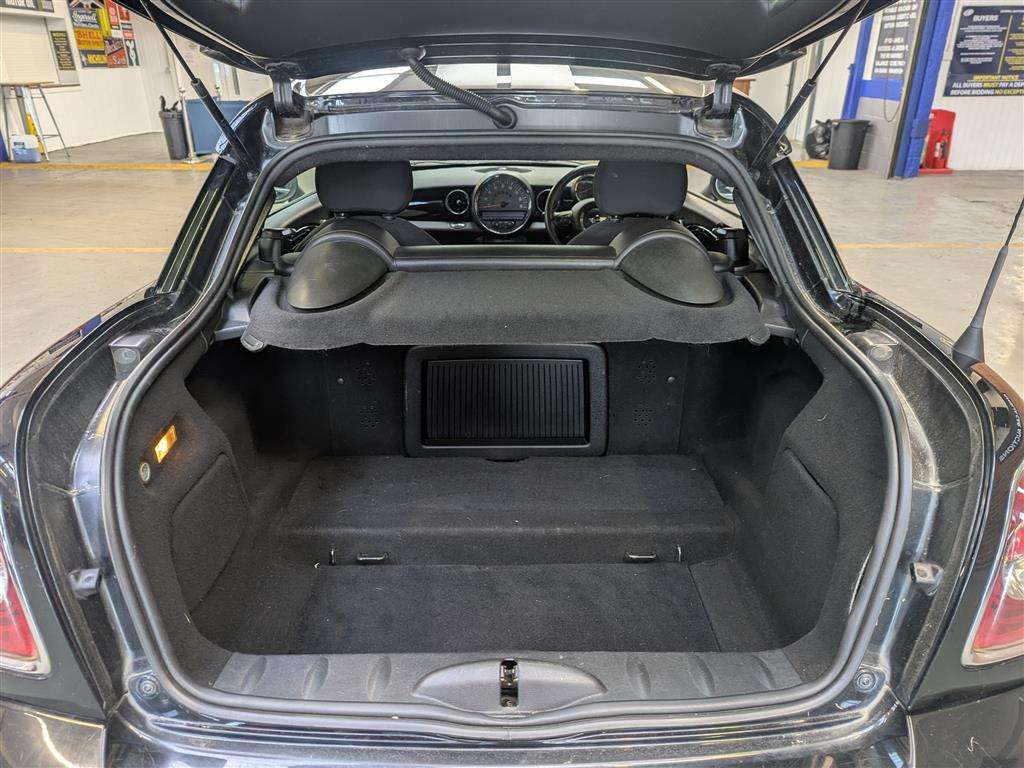 <p>2015 MINI COOPER SD</p>