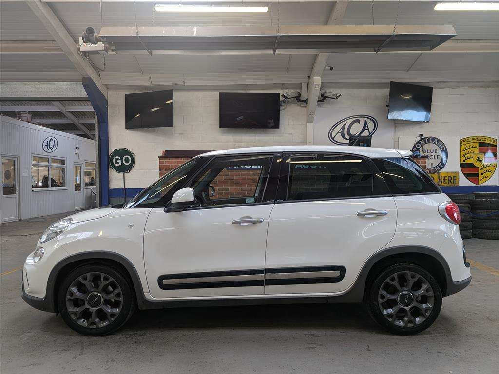<p>2016 FIAT 500L TREKKING MULTIJET S-</p>