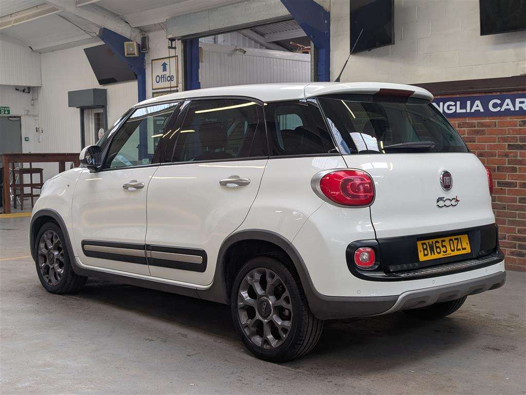 <p>2016 FIAT 500L TREKKING MULTIJET S-</p>