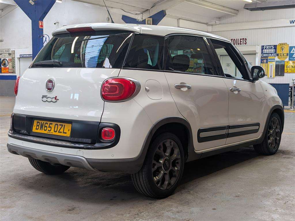 <p>2016 FIAT 500L TREKKING MULTIJET S-</p>