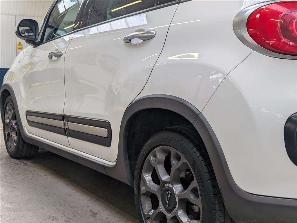 <p>2016 FIAT 500L TREKKING MULTIJET S-</p>