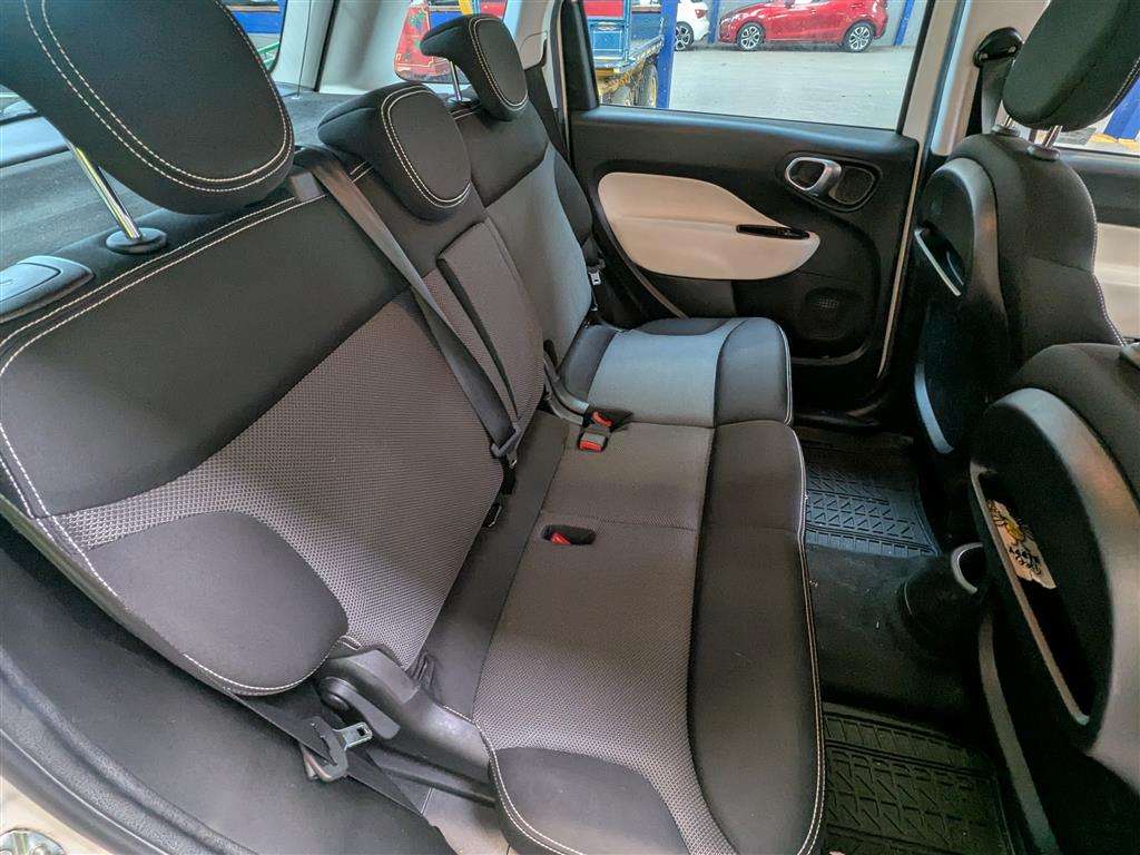 <p>2016 FIAT 500L TREKKING MULTIJET S-</p>