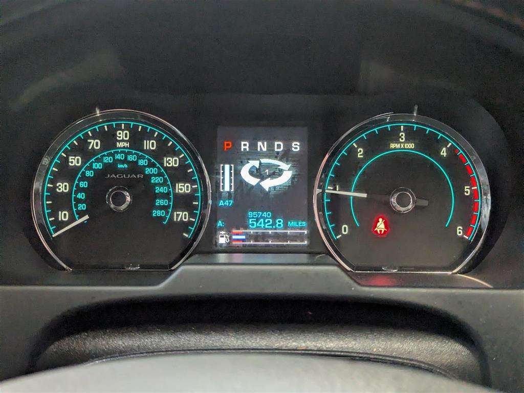 <p>2014 JAGUAR XF LUXURY V6 D AUTO</p>